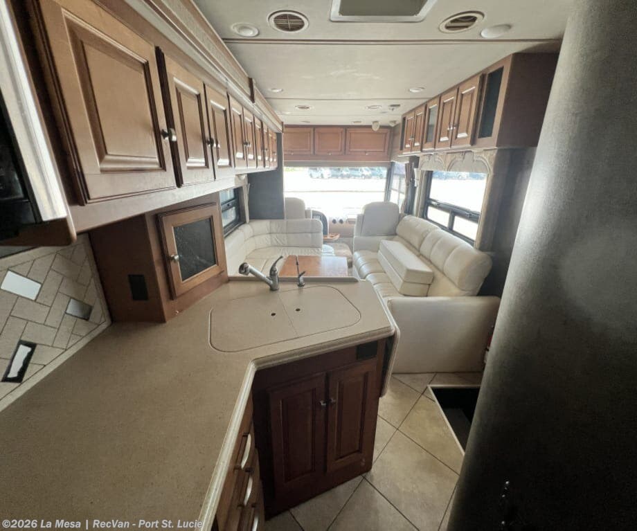 2014 Suncruiser 32H by Itasca from La Mesa | RecVan - Port St. Lucie in Port St. Lucie, Florida