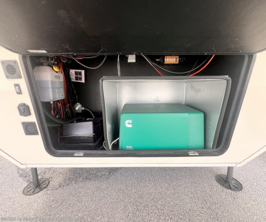 2020 Vanleigh Vilano 394RK - Used Fifth Wheel For Sale by La Mesa | RecVan - Port St. Lucie in Port St. Lucie, Florida