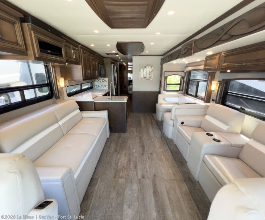 Used 2019 Newmar Ventana 3717 available in Port St. Lucie, Florida
