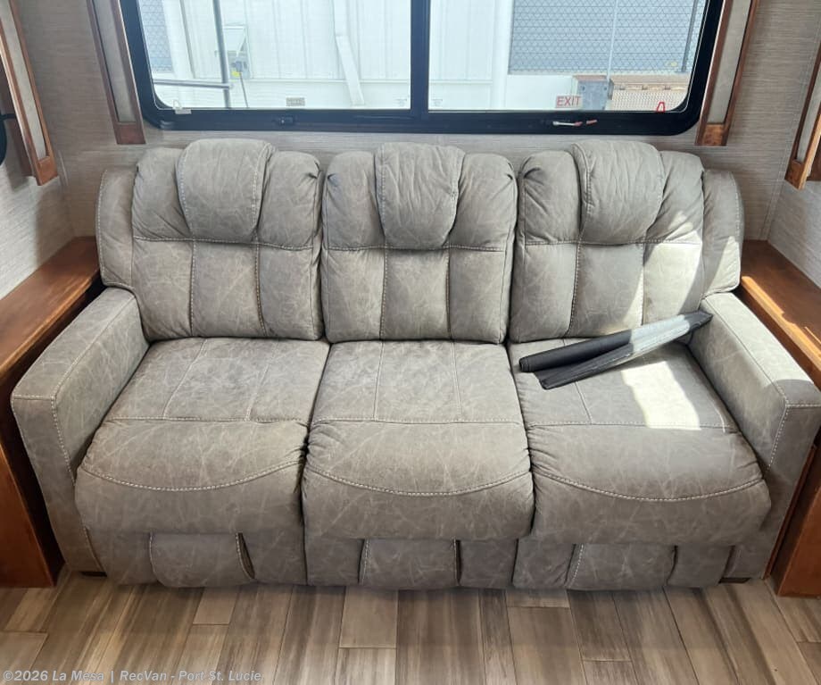 2022 Beacon 39FBB by Vanleigh from La Mesa | RecVan - Port St. Lucie in Port St. Lucie, Florida