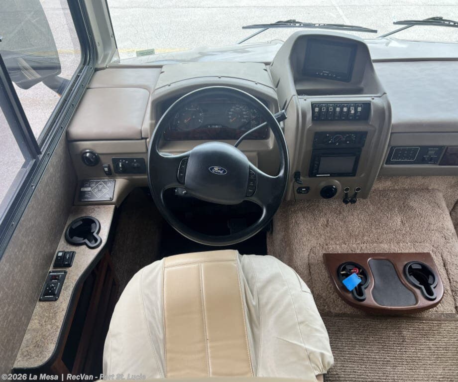 2014 Fleetwood Bounder 35K - Used Class A For Sale by La Mesa | RecVan - Port St. Lucie in Port St. Lucie, Florida