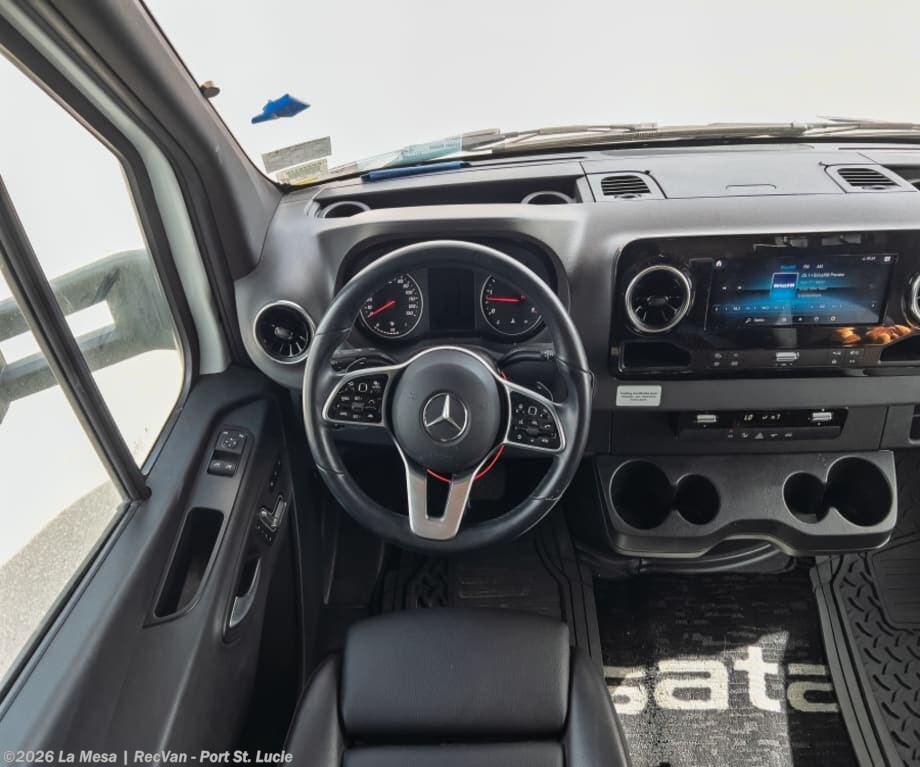 2021 ISATA 3 24FW by Dynamax Corp from La Mesa | RecVan - Port St. Lucie in Port St. Lucie, Florida