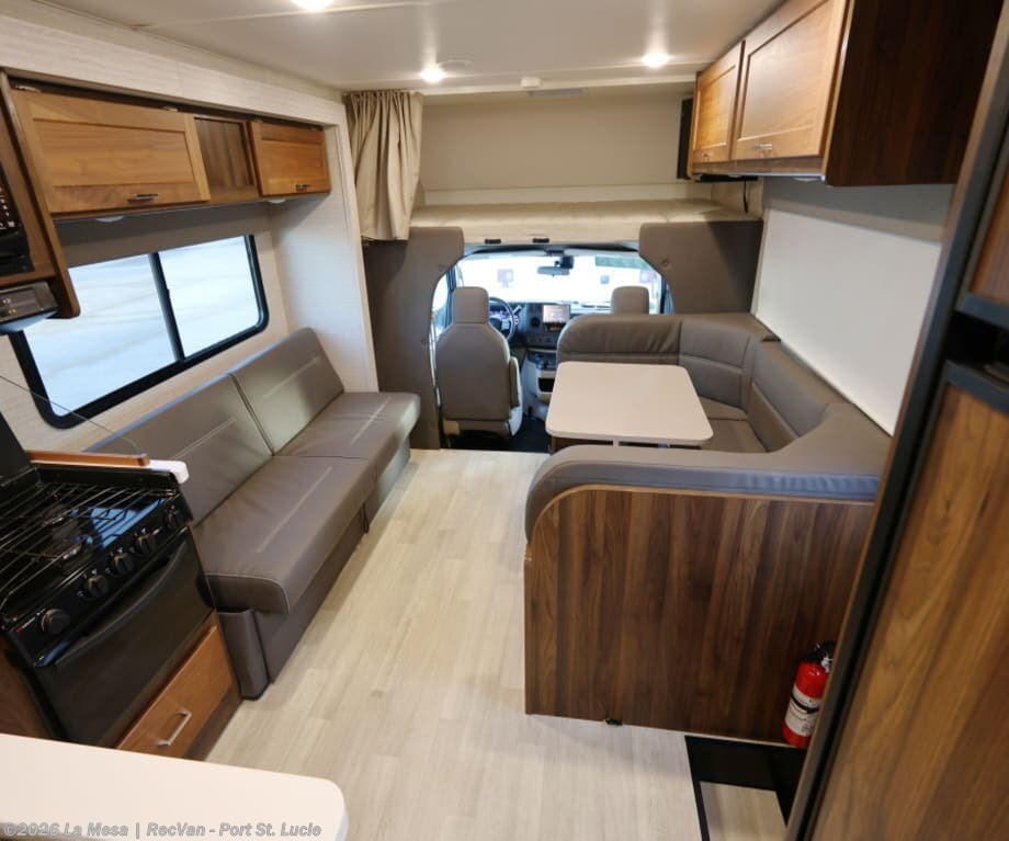 2025 Winnebago Minnie Winnie 31H - Used Class C For Sale by La Mesa | RecVan - Port St. Lucie in Port St. Lucie, Florida