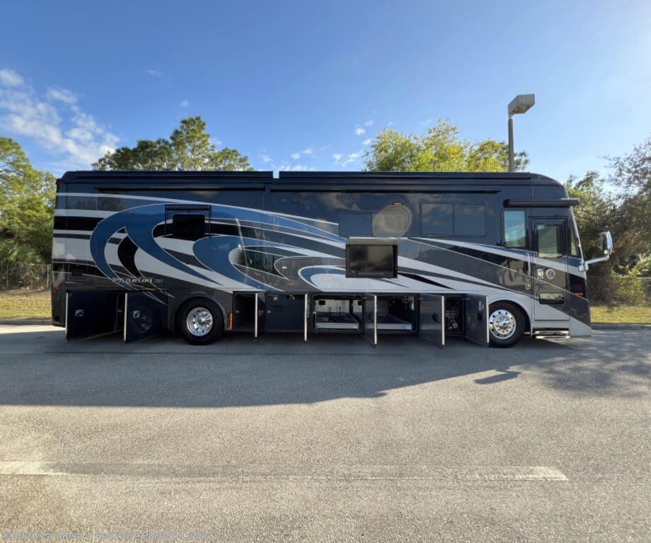 2022 Phaeton 40IH-450HP by Tiffin from La Mesa | RecVan - Port St. Lucie in Port St. Lucie, Florida