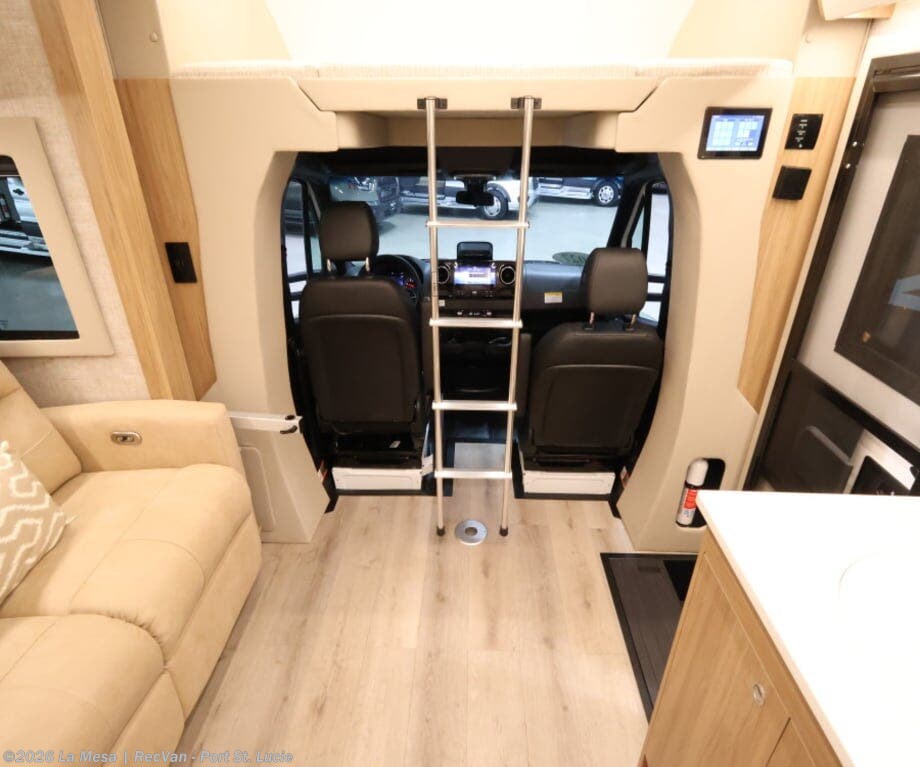 New 2027 Tiffin Wayfarer 25XLW available in Port St. Lucie, Florida