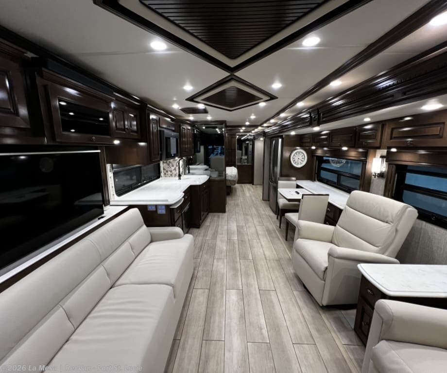 Used 2022 Newmar Dutch Star 4369 available in Port St. Lucie, Florida
