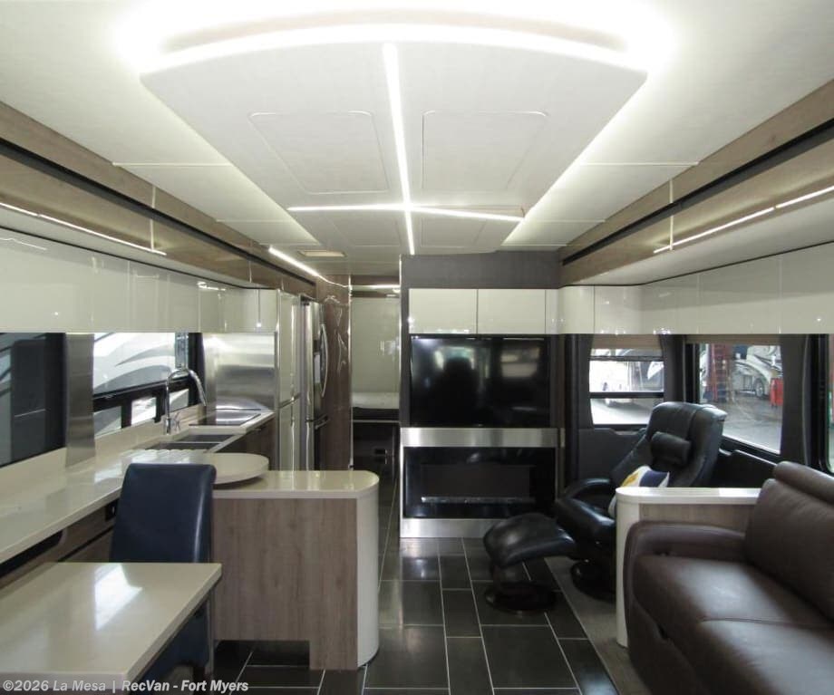 2020 Winnebago Horizon 40A RV for Sale in Fort Myers, FL 33905