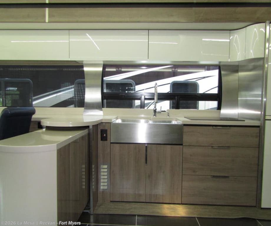 2020 Winnebago Horizon 40A RV for Sale in Fort Myers, FL 33905