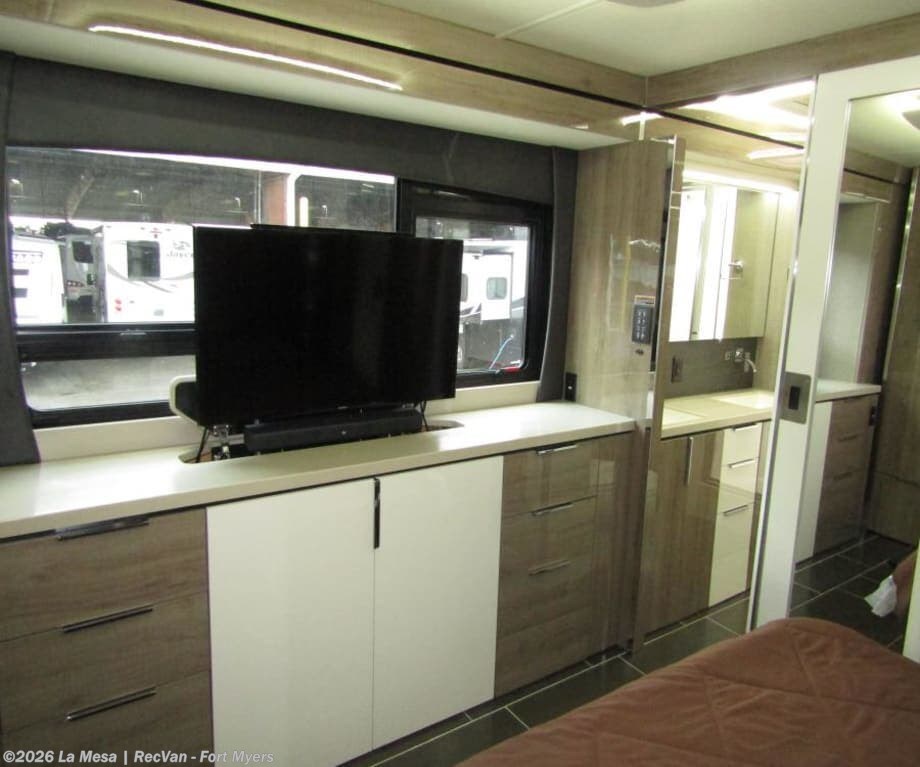 2020 Winnebago Horizon 40A RV for Sale in Fort Myers, FL 33905