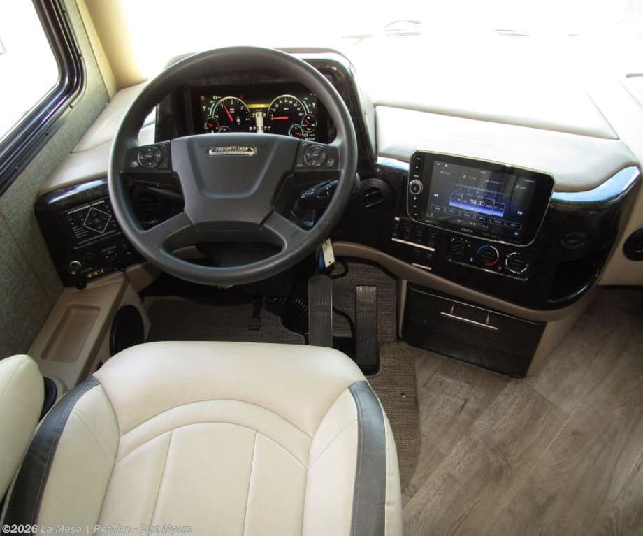 2022 Thor Motor Coach Palazzo 37.5 - Used Class A For Sale by La Mesa | RecVan - Fort Myers in Fort Myers, Florida