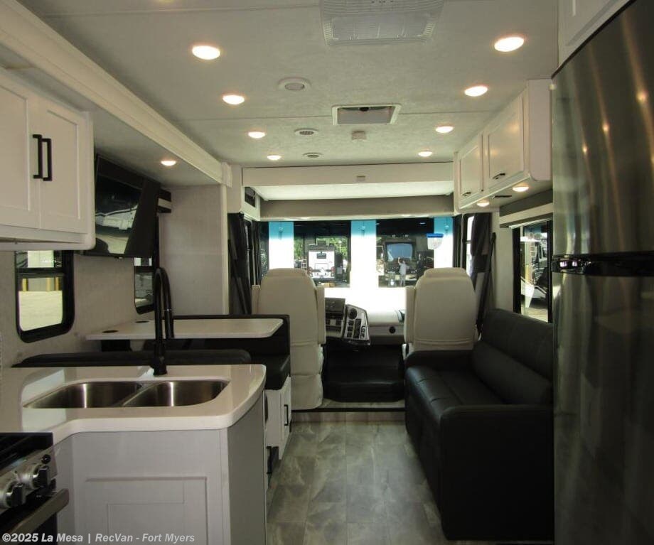 2023 Pursuit 29XPSF by Coachmen from La Mesa | RecVan - Fort Myers in Fort Myers, Florida