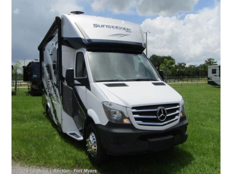 Used Sunseeker Rvs 2018 Forest River Sunseeker 2400WS RV for Sale in Fort Myers, FL 33905 ...