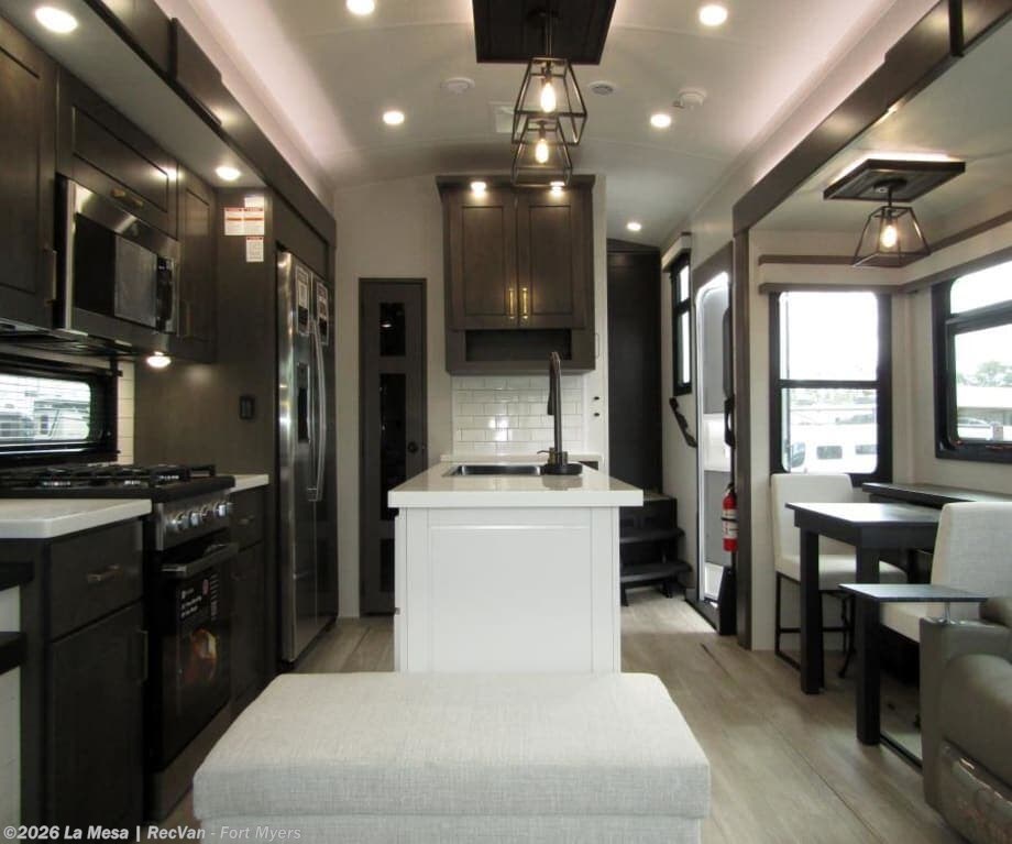 2026 Heartland Bighorn 31RL - New Fifth Wheel For Sale by La Mesa | RecVan - Fort Myers in Fort Myers, Florida