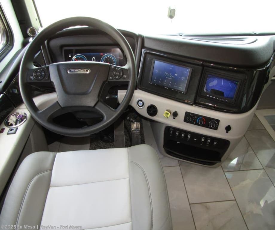 2026 Fleetwood Discovery 38W - New Class A For Sale by La Mesa | RecVan - Fort Myers in Fort Myers, Florida