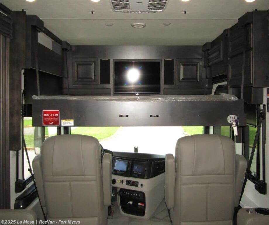 New 2026 Fleetwood Discovery 38W available in Fort Myers, Florida
