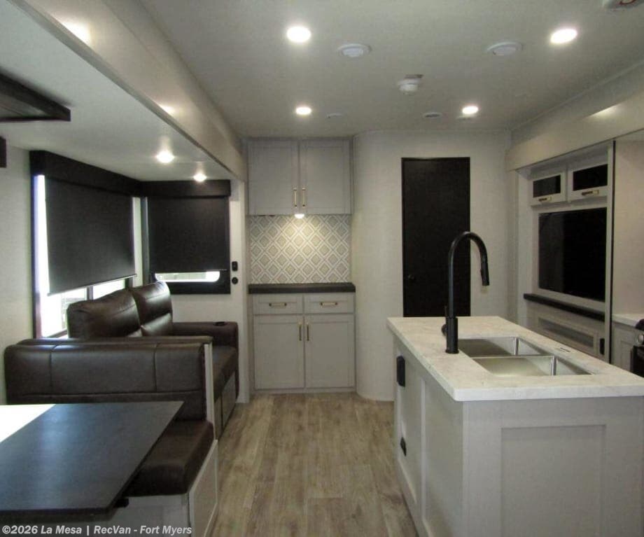 2026 SUNDANCE XLT TRAILER 31BROK by Jayco from La Mesa | RecVan - Fort Myers in Fort Myers, Florida
