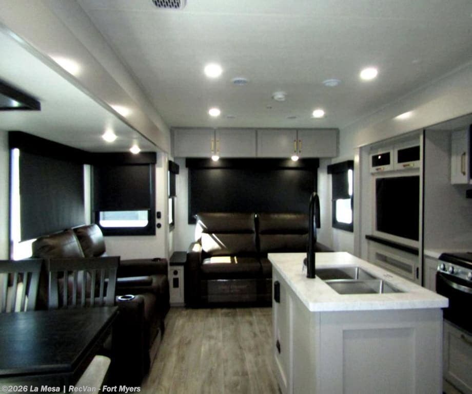 2026 SUNDANCE XLT TRAILER 29RLBS by Jayco from La Mesa | RecVan - Fort Myers in Fort Myers, Florida