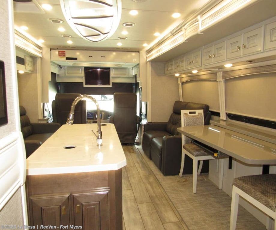 2023 Discovery LXE 36HQ by Fleetwood from La Mesa | RecVan - Fort Myers in Fort Myers, Florida