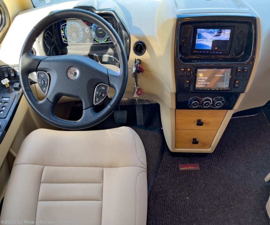 2022 Tiffin BREEZE 33BR - Used Class A For Sale by La Mesa | RecVan - Fort Myers in Fort Myers, Florida