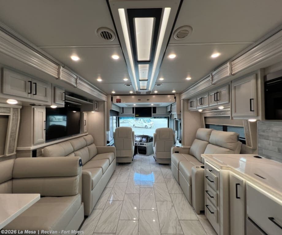 2027 Discovery 38W by Fleetwood from La Mesa | RecVan - Fort Myers in Fort Myers, Florida