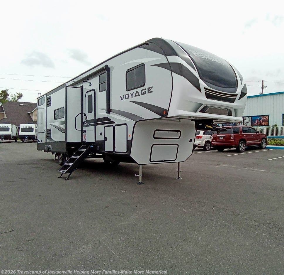 Winnebago Fifth Wheel trailers for sale