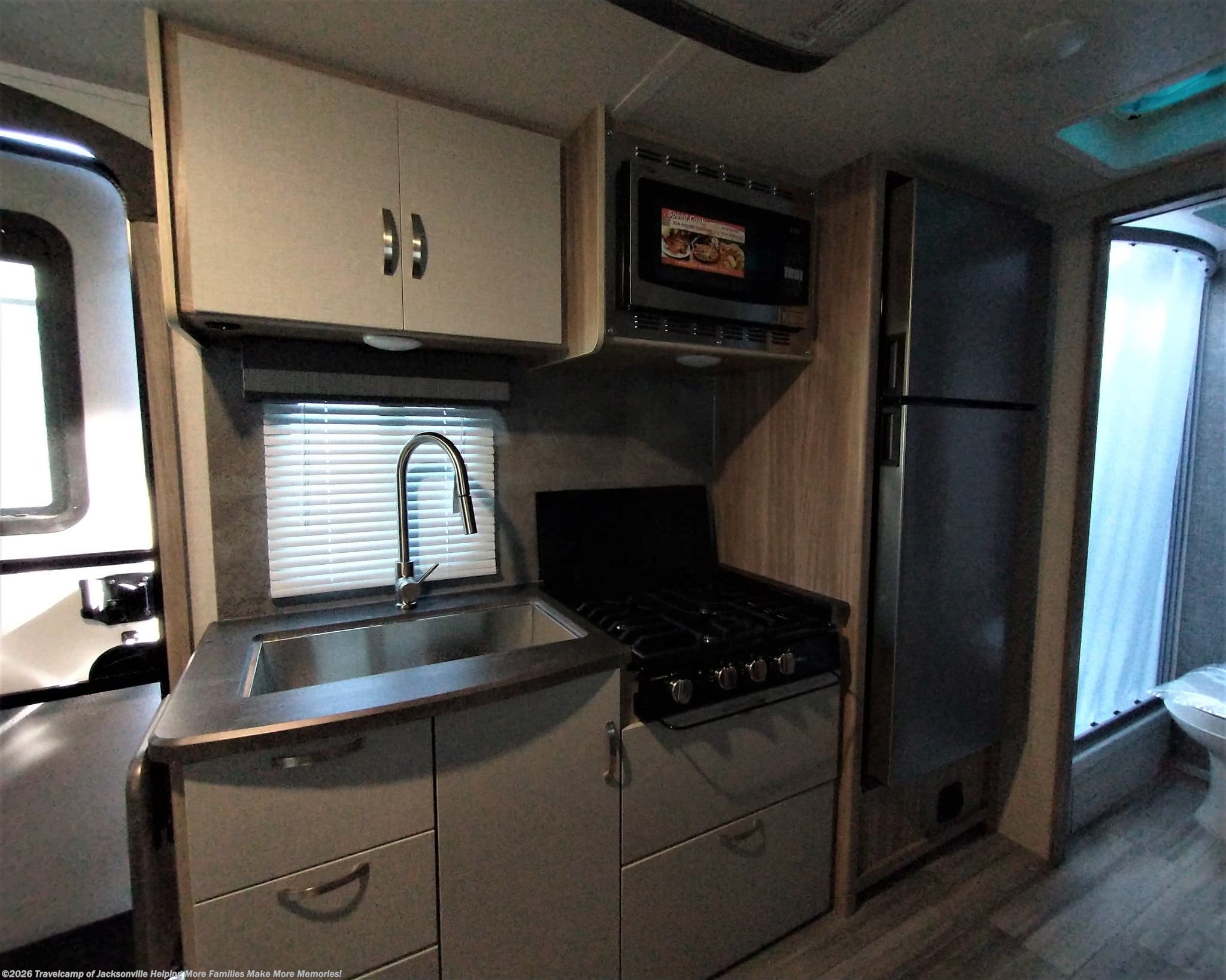 2022 Winnebago Micro Minnie FLX 2108FBS RV for Sale in Jacksonville, FL