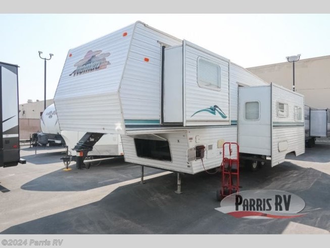2001 Skyline Nomad 2965 - Used Fifth Wheel For Sale by Parris RV in Murray, Utah