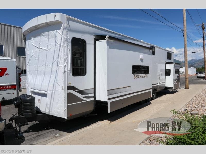 2025 Benchmark 42LFT by Alliance RV from Parris RV in Murray, Utah