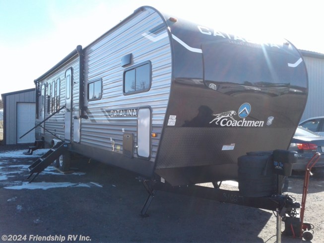 New 2024 Coachmen Catalina Legacy Edition 333FKTS available in Friendship, Wisconsin