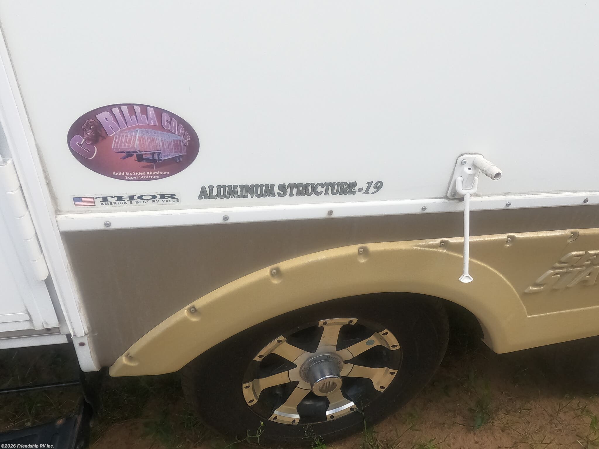 2010 CrossRoads Sunset Trail 19 - Used Expandable Trailer For Sale by Friendship RV Inc. in Friendship, Wisconsin features Fire Extinguisher, Stove, Oven, LP Detector, CO Detector