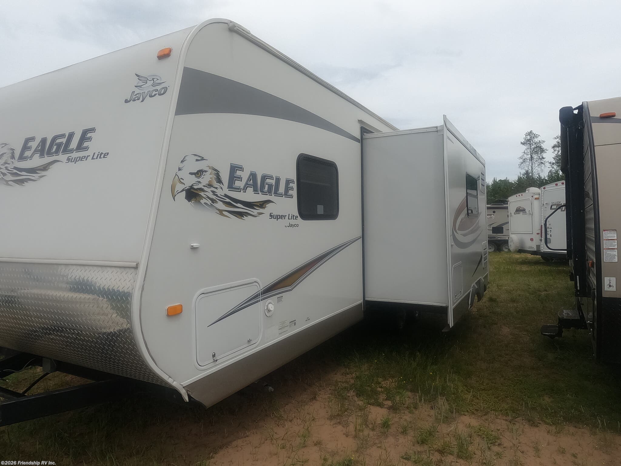2011 Jayco Eagle Super Lite 256RKS - Used Travel Trailer For Sale by Friendship RV Inc. in Friendship, Wisconsin features Auxiliary Battery, Air Conditioning, Slideout, Converter, Water Heater