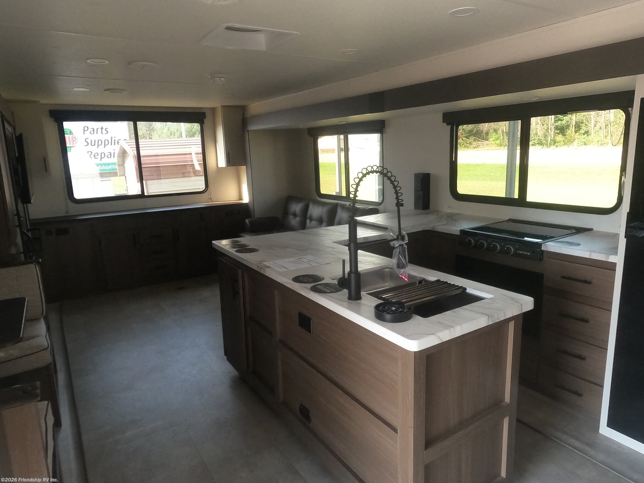 2027 Tracer 286RL by Forest River from Friendship RV Inc. in Friendship, Wisconsin