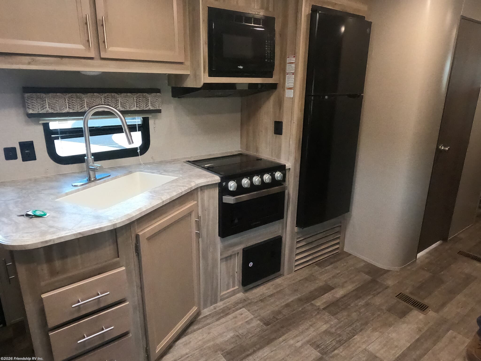 Used 2021 Coachmen Catalina Legacy Edition 293QBCK available in Friendship, Wisconsin