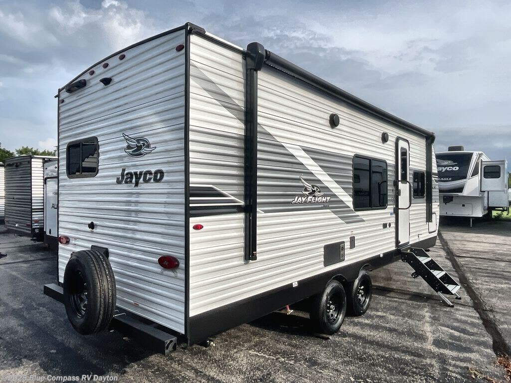 New 2026 Jayco Jay Flight SLX 225MLS available in New Carlisle, Ohio