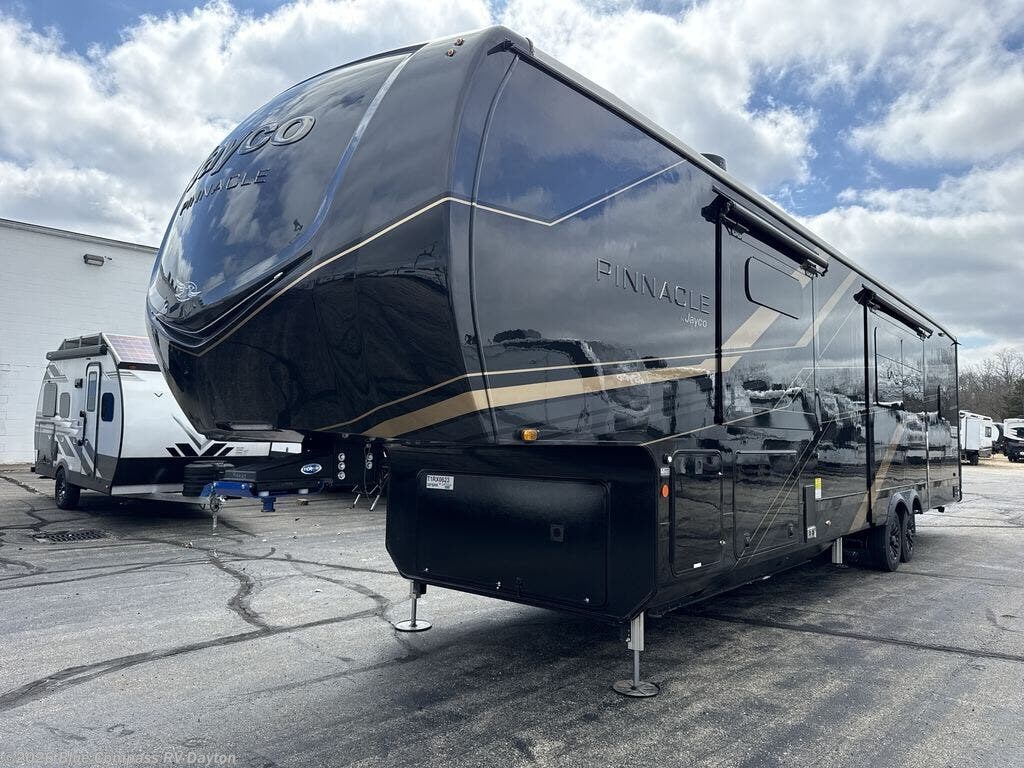 New 2026 Jayco Pinnacle 38FBRK available in New Carlisle, Ohio