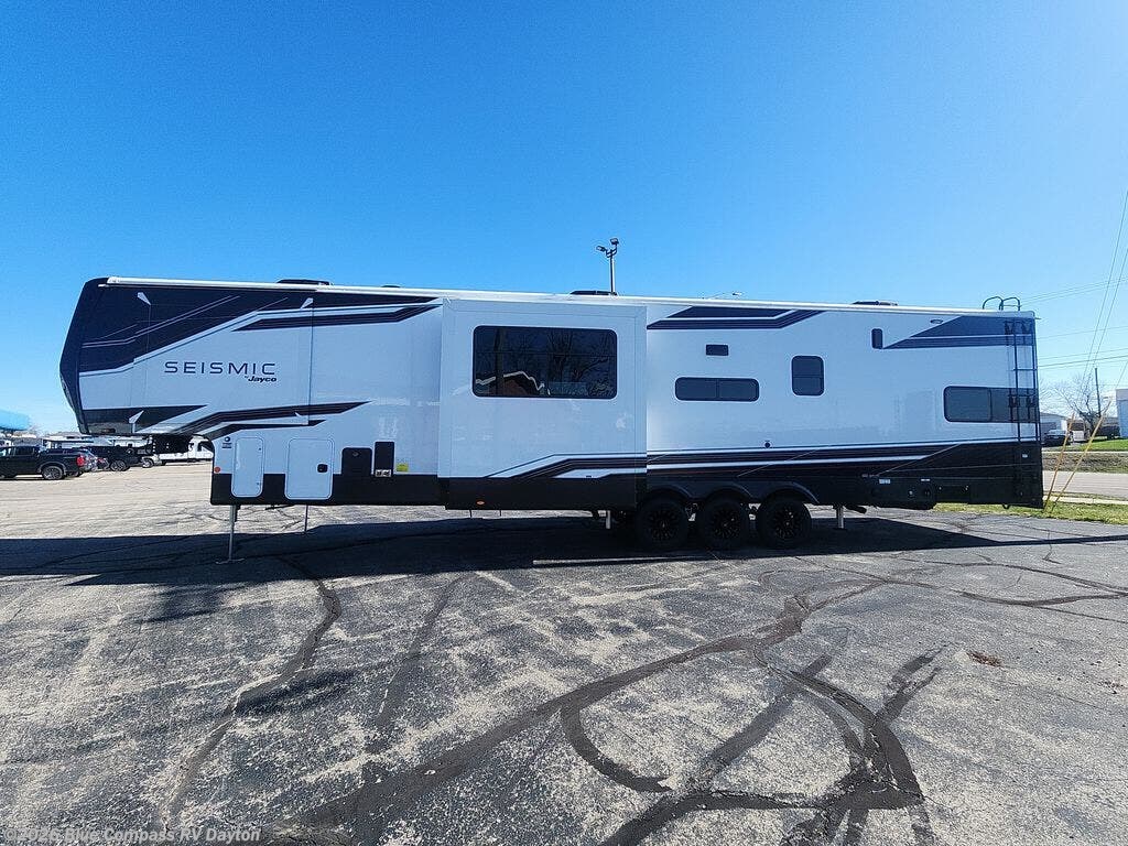 New 2026 Jayco Seismic 399 available in New Carlisle, Ohio