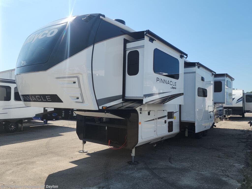 New 2027 Jayco Pinnacle 39FLOK available in New Carlisle, Ohio