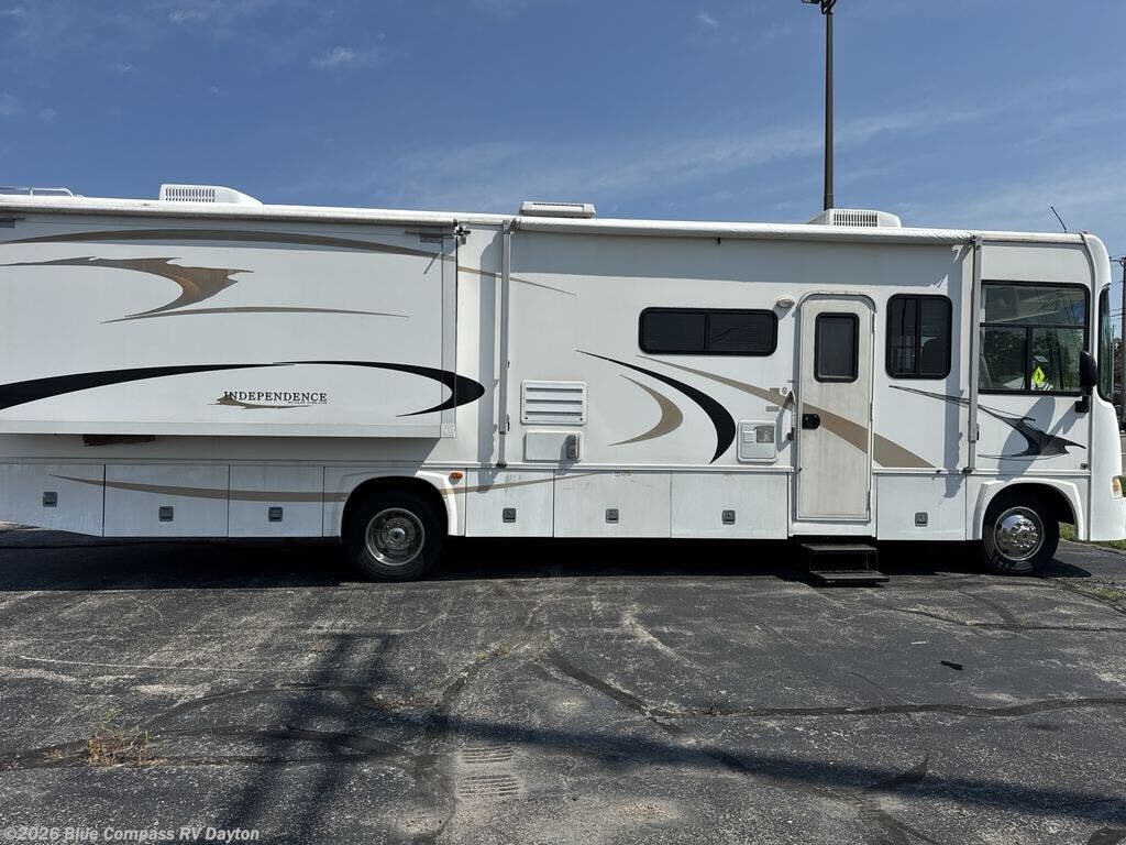 2006 Independence 8357 by Gulf Stream from Blue Compass RV Dayton in New Carlisle, Ohio