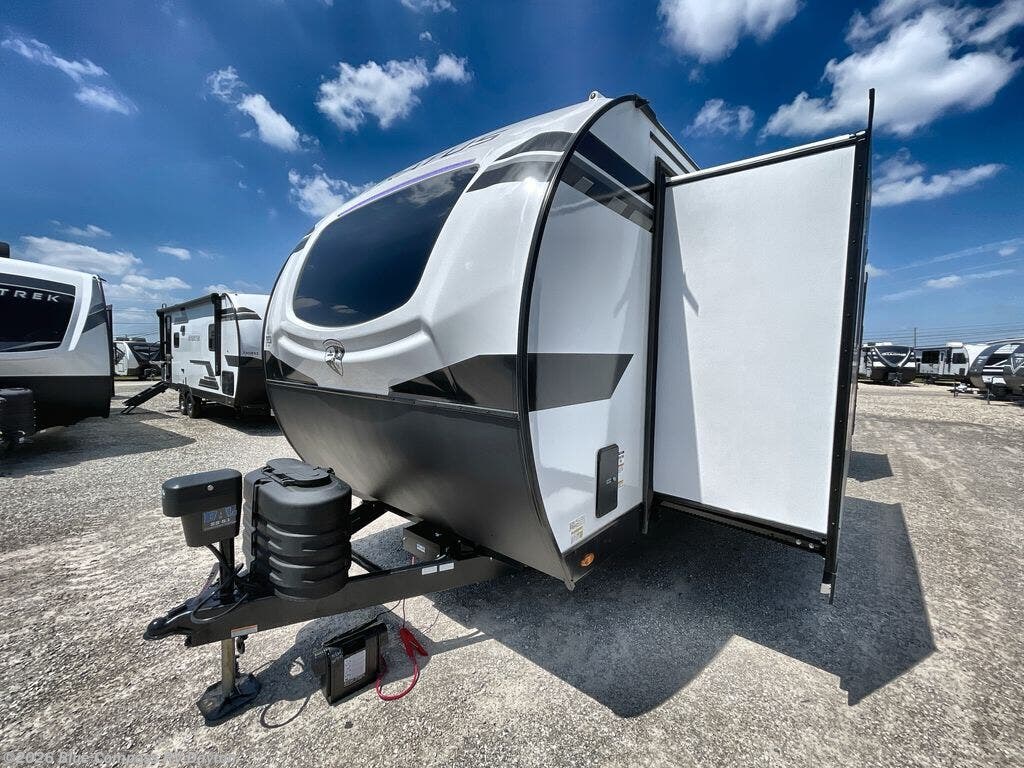 New 2027 Venture RV Stratus SR262VFK available in New Carlisle, Ohio