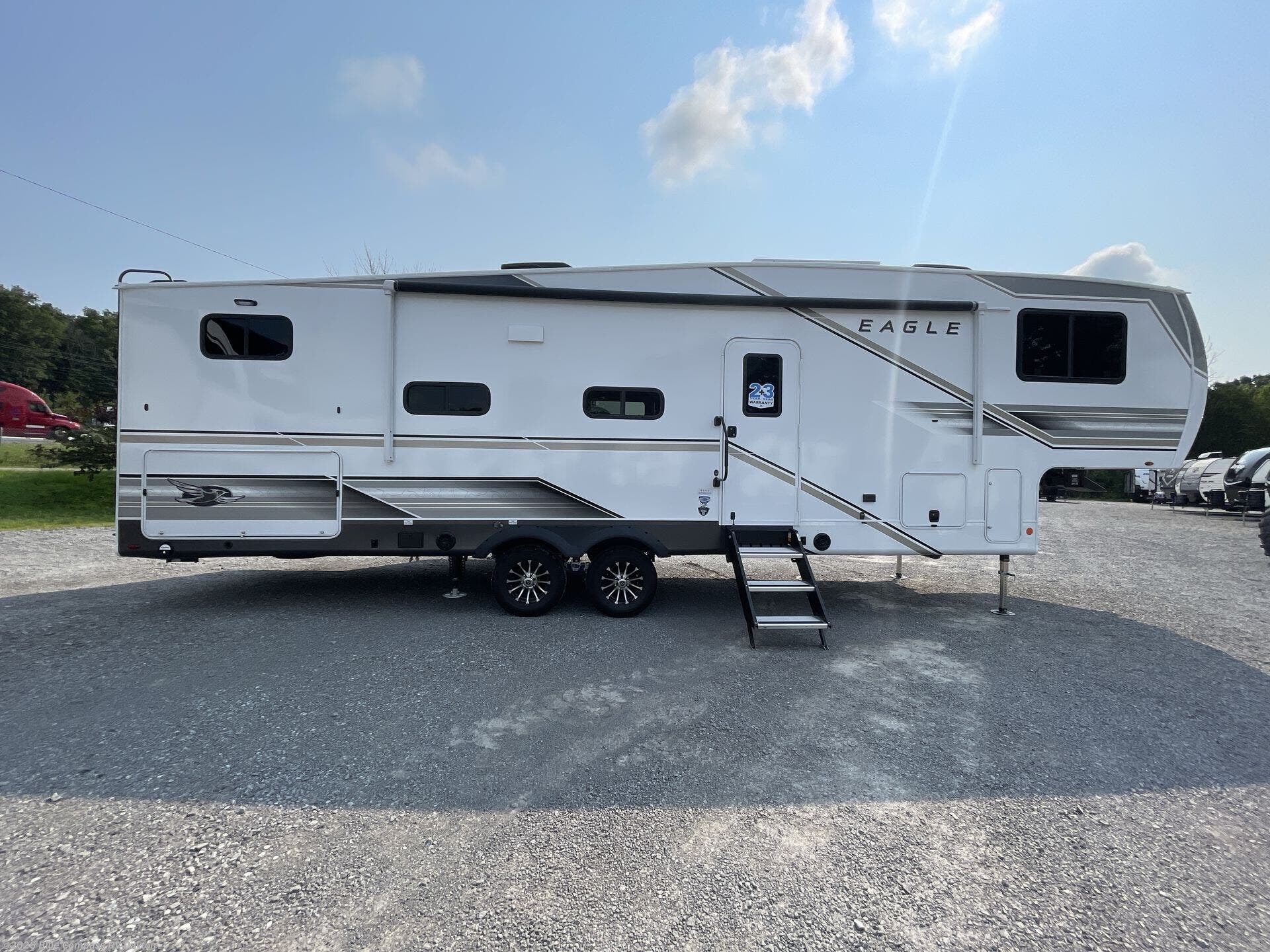 New 2027 Jayco Eagle 31QBH available in New Carlisle, Ohio