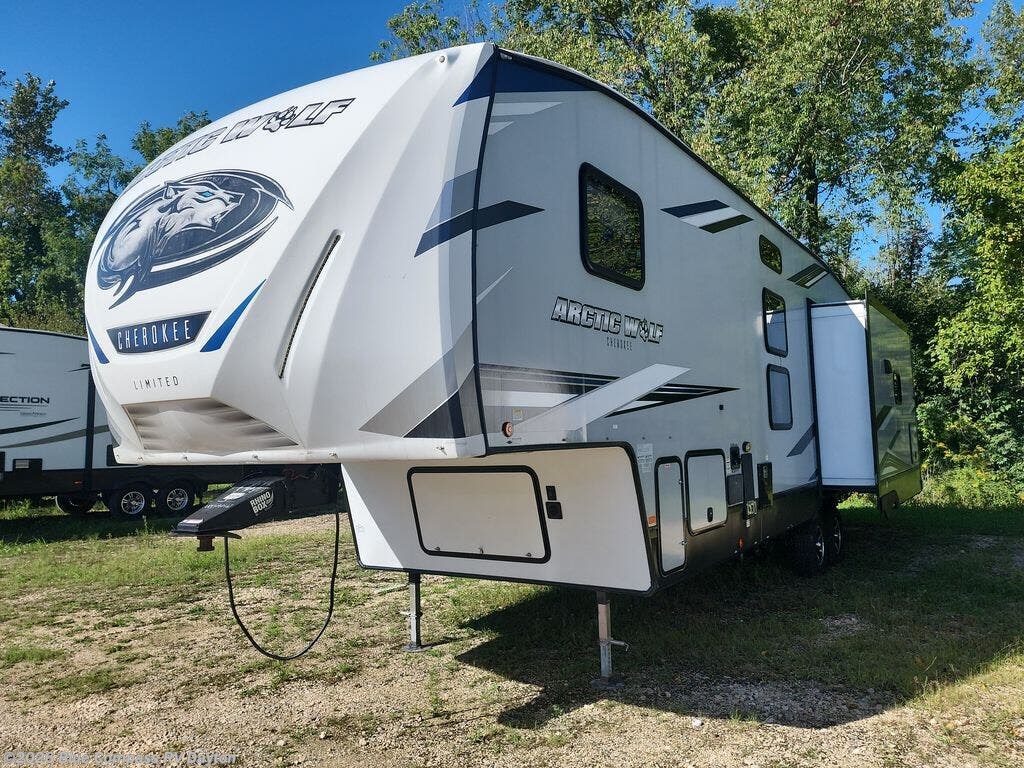 Used 2022 Forest River Cherokee Arctic Wolf 327MB available in New Carlisle, Ohio
