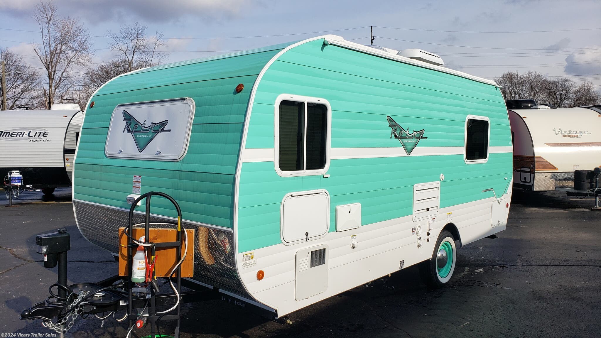 2020 Riverside RV Retro 179 Teal/White RV for Sale in Taylor, MI 48180