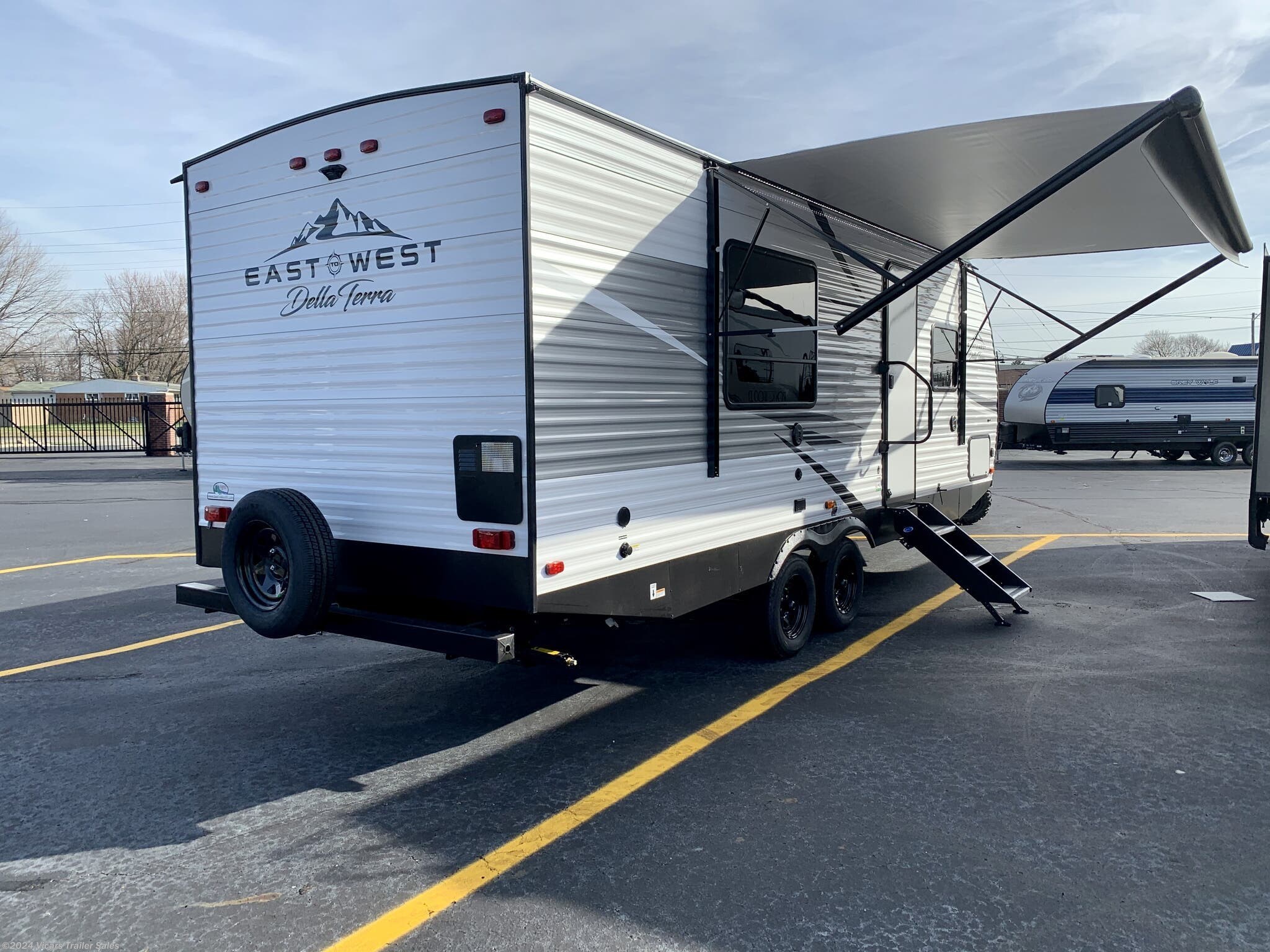 2021 East to West Della Terra 230RB RV for Sale in Taylor, MI 48180 | 06381 | RVUSA.com Classifieds 2021 East To West Della Terra 230rb
