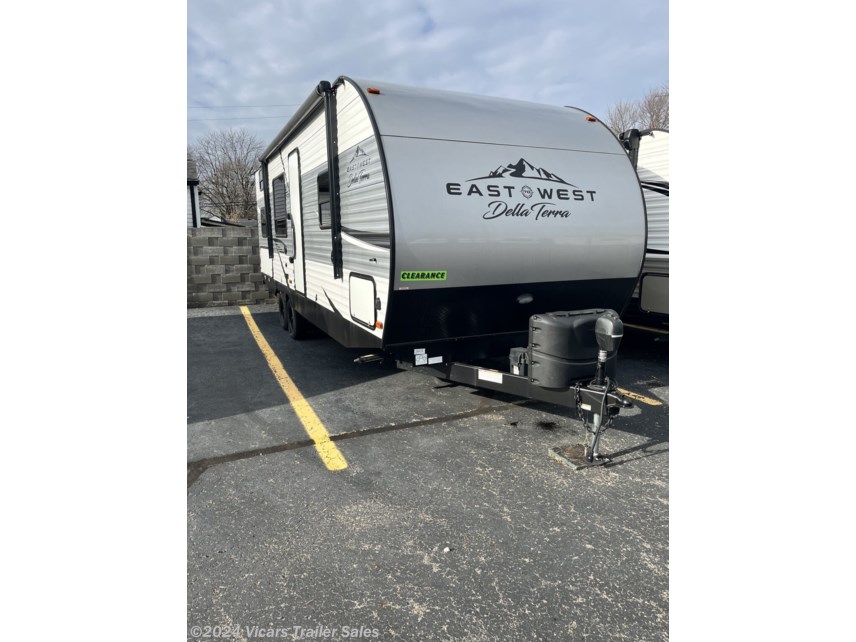 Used 2021 East to West Della Terra 250BH available in Taylor, Michigan