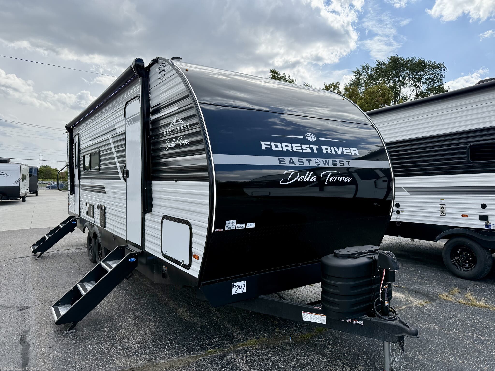 2026 East to West Della Terra 251RD