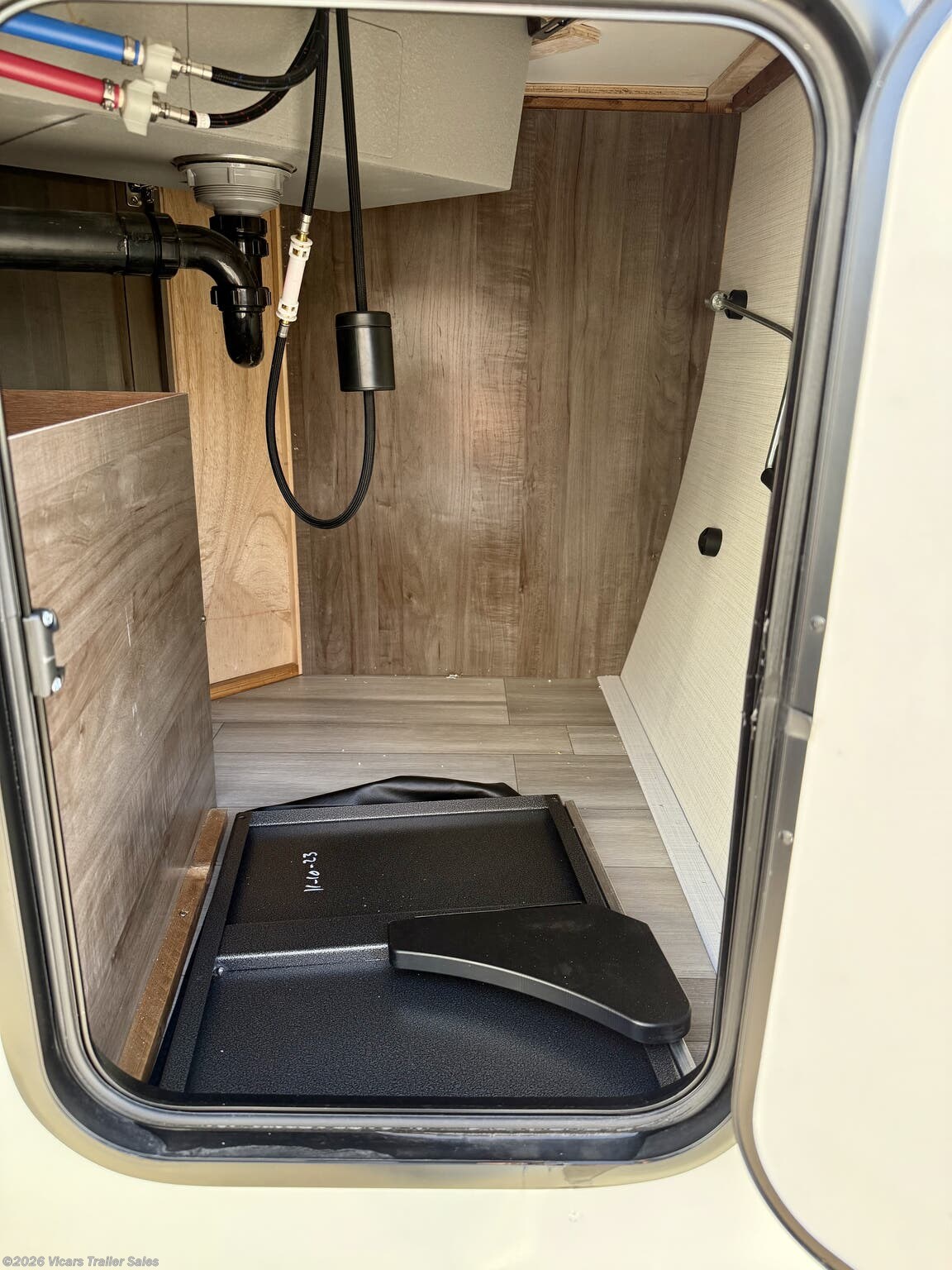 2024 Forest River Rockwood Ultra Lite 2608BS - New Travel Trailer for sale by Vicars Trailer Sales in Taylor, Michigan