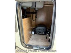 2018 Forest River Rockwood Ultra Lite 2608SB - Used Travel Trailer for sale by Vicars Trailer Sales in Taylor, Michigan