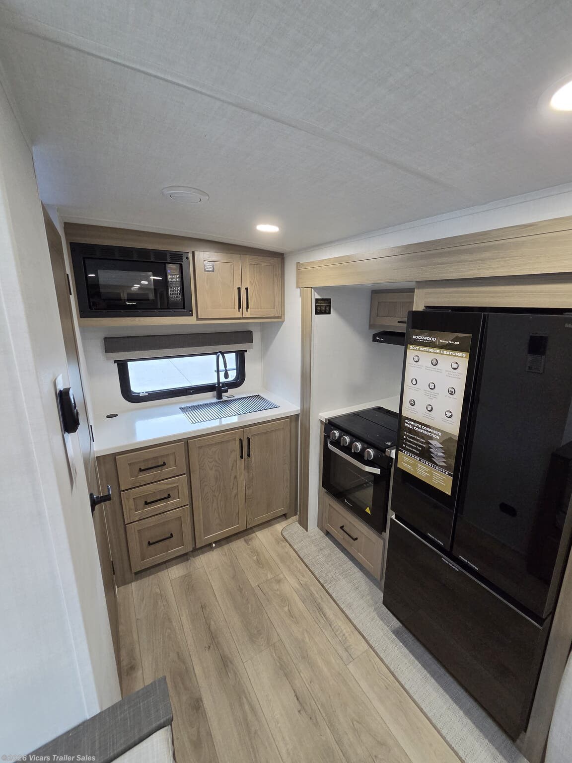 2027 Rockwood Mini Lite 2522FB by Forest River from Vicars Trailer Sales in Taylor, Michigan