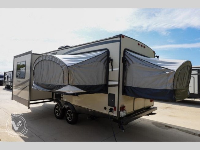 2017 Freedom Express 23TQX by Coachmen from Vogt Family Fun Center  in Fort Worth, Texas
