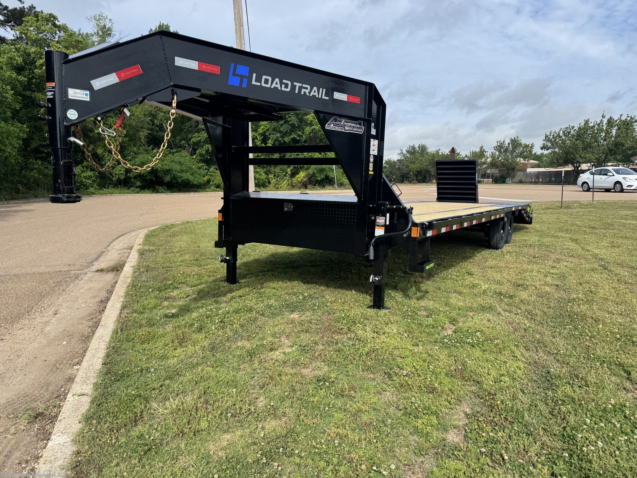2026 Load Trail GL 102X32 Gooseneck Flatbed w/Hyd. Dove 24K GVWR